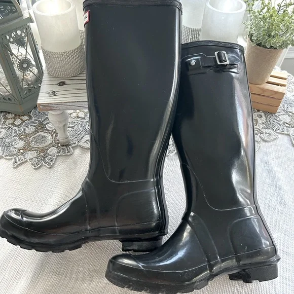 Hunter Black Tall Rain Boots size 7 - Picture 5 of 6